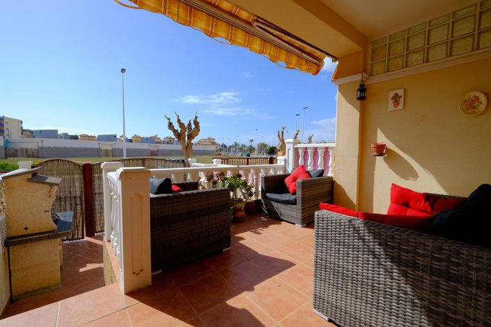 Image No.18-2 Bed Townhouse for sale