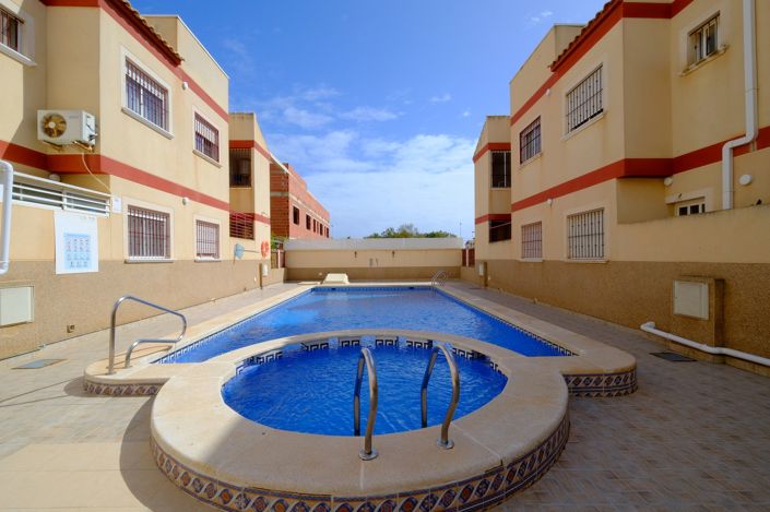 Image No.2-2 Bed Townhouse for sale