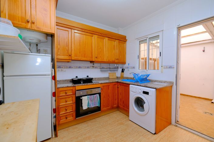 Image No.6-2 Bed Townhouse for sale