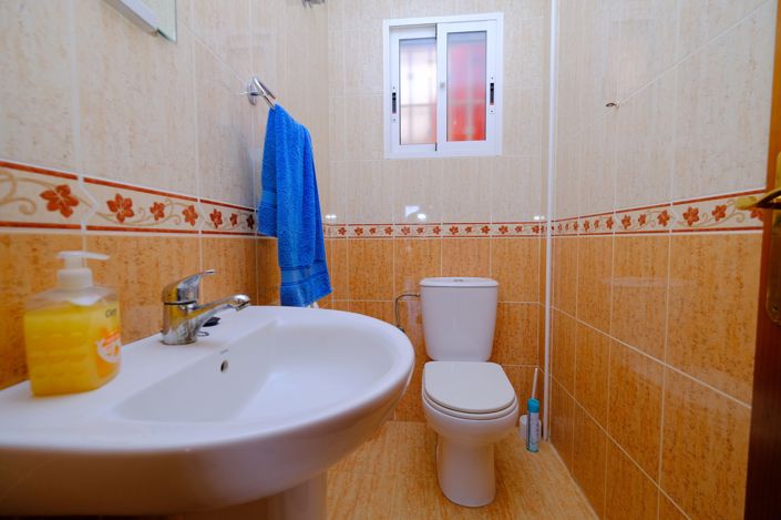 Image No.8-2 Bed Townhouse for sale