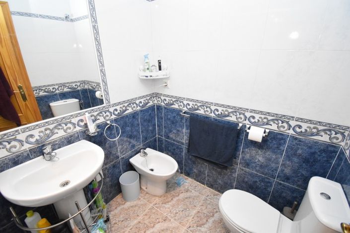 Image No.12-2 Bed Property for sale