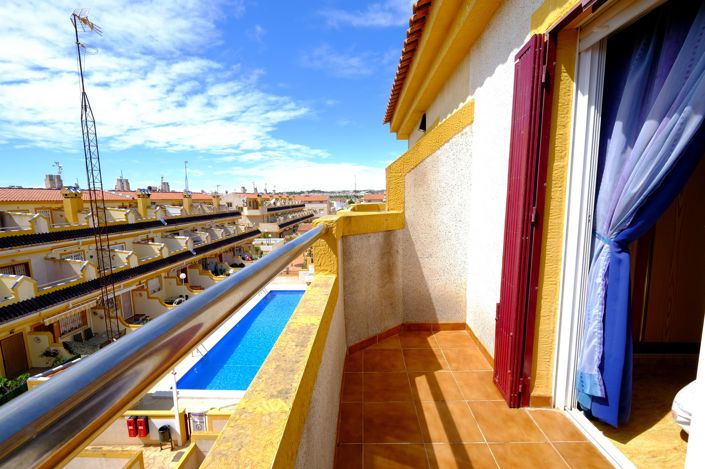 Image No.11-2 Bed Property for sale