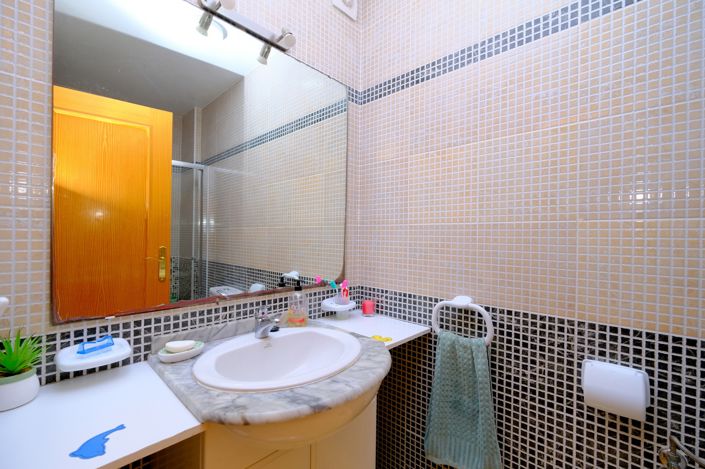 Image No.13-2 Bed Property for sale