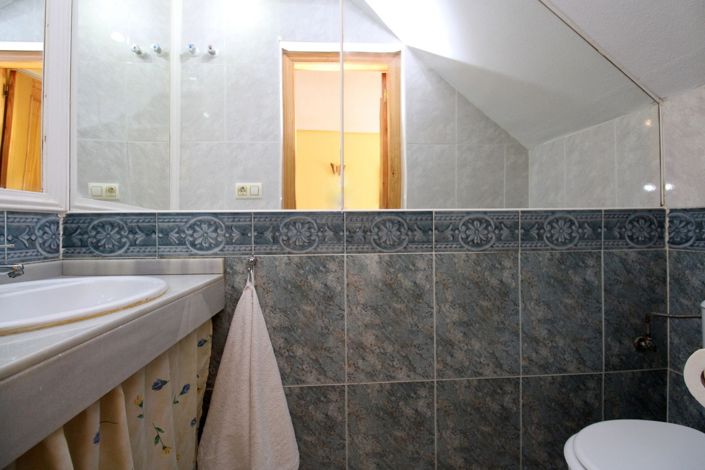 Image No.11-2 Bed Townhouse for sale