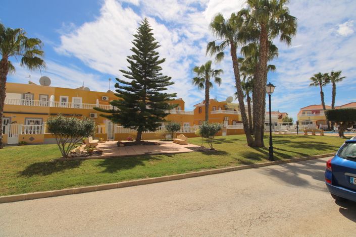 Image No.21-2 Bed Townhouse for sale