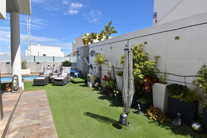 Image No.28-3 Bed Villa for sale