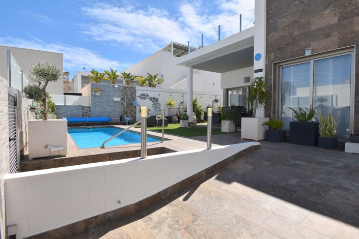 Image No.31-3 Bed Villa for sale