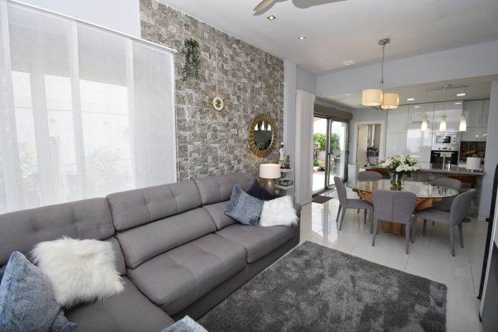 Image No.9-3 Bed Villa for sale