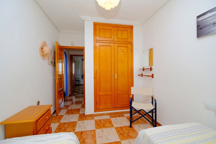 Image No.12-2 Bed Property for sale