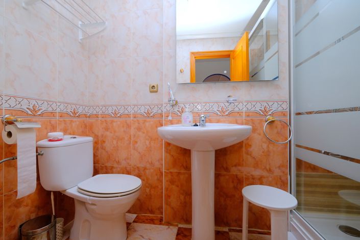 Image No.14-2 Bed Property for sale