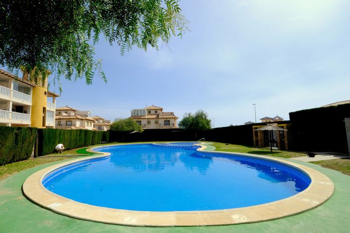 Image No.17-2 Bed Property for sale