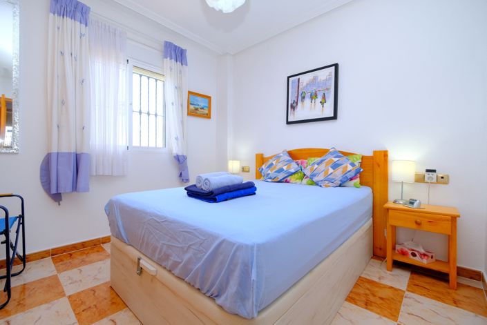 Image No.9-2 Bed Property for sale