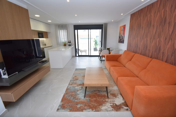 Image No.11-3 Bed Property for sale