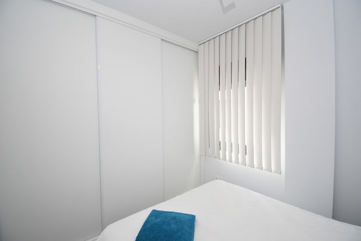 Image No.17-3 Bed Property for sale