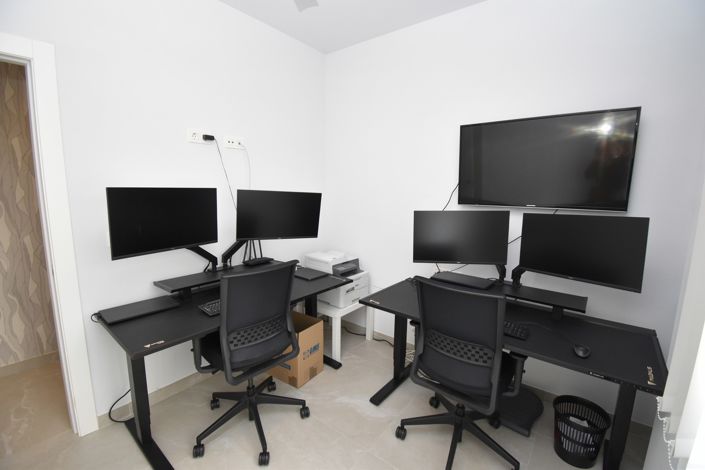 Image No.18-3 Bed Property for sale