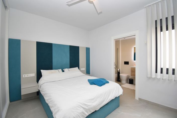 Image No.20-3 Bed Property for sale