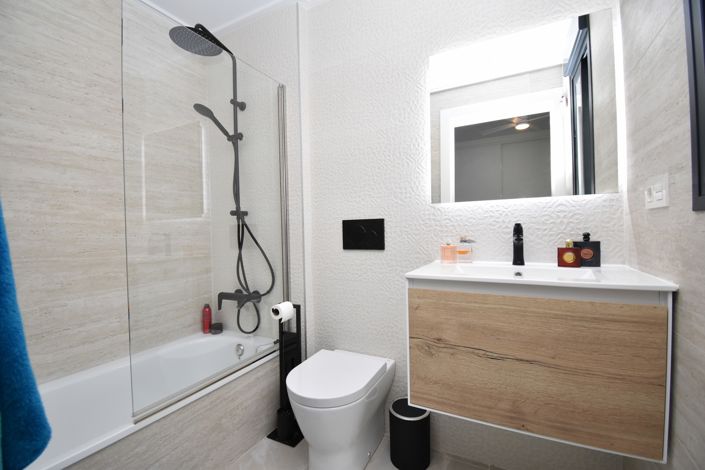 Image No.23-3 Bed Property for sale