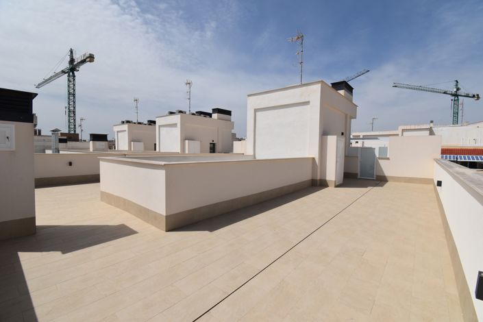 Image No.28-3 Bed Property for sale