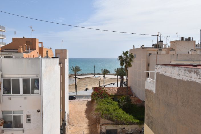 Image No.30-3 Bed Property for sale