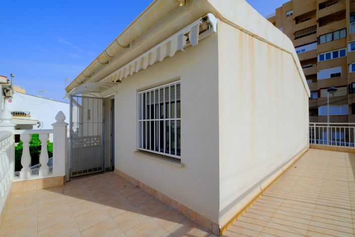 Image No.13-2 Bed Property for sale