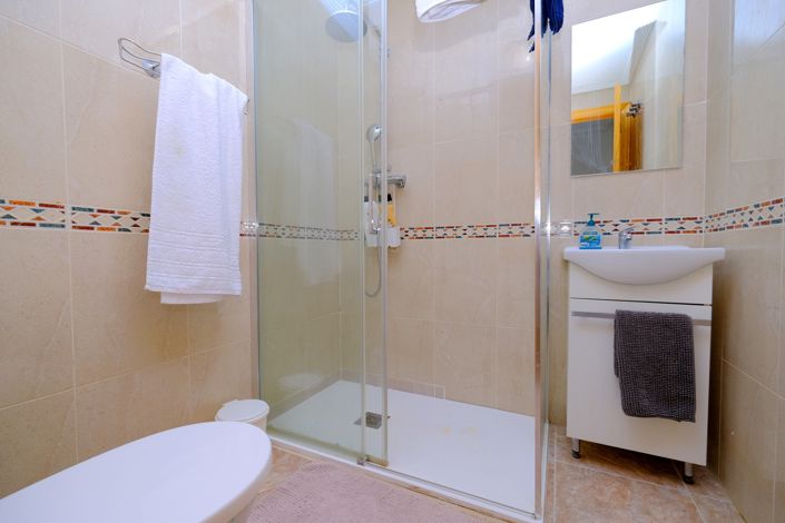 Image No.16-2 Bed Property for sale