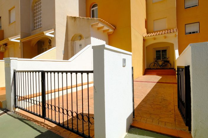 Image No.17-2 Bed Property for sale