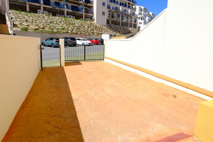 Image No.18-2 Bed Property for sale