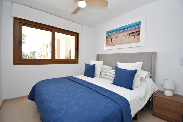 Image No.10-2 Bed Property for sale