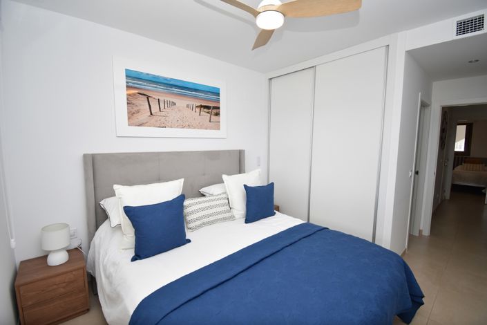 Image No.11-2 Bed Property for sale