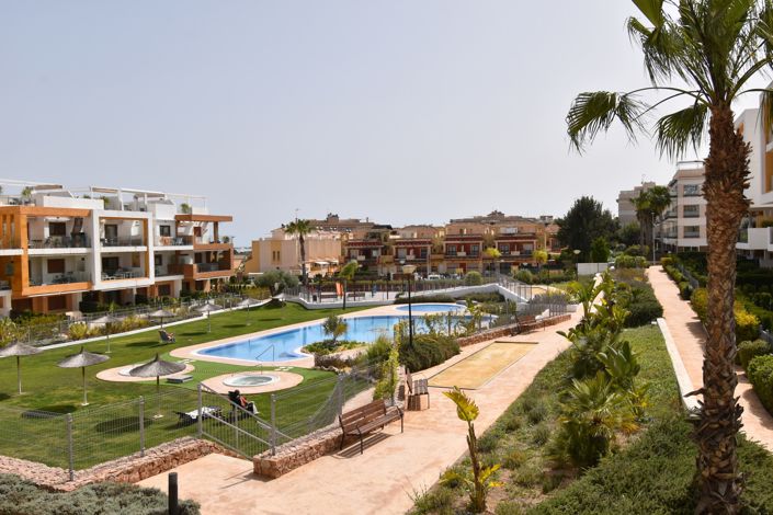 Image No.21-2 Bed Property for sale