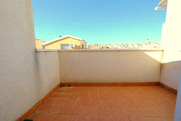 Image No.14-2 Bed Townhouse for sale