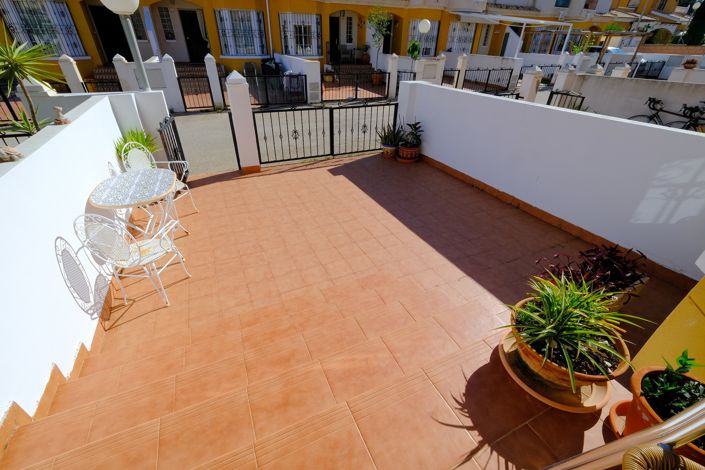 Image No.15-2 Bed Townhouse for sale