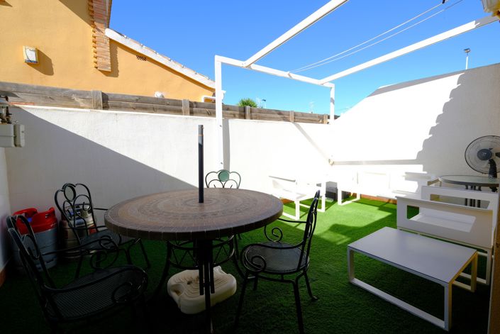 Image No.8-2 Bed Townhouse for sale