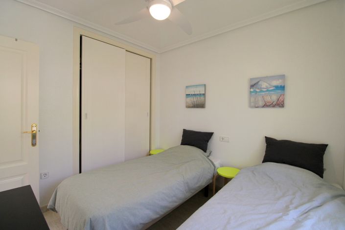 Image No.10-2 Bed Property for sale