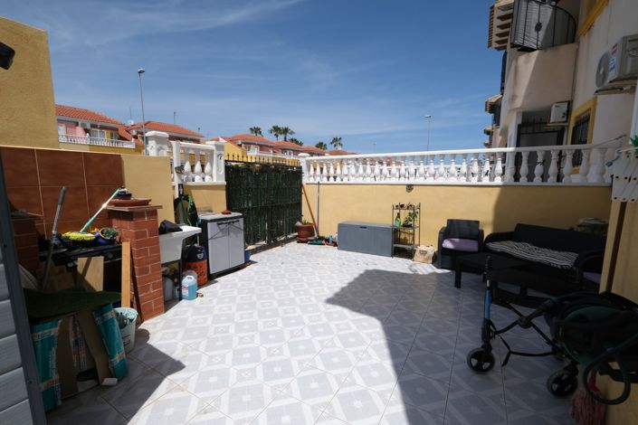 Image No.12-2 Bed Property for sale