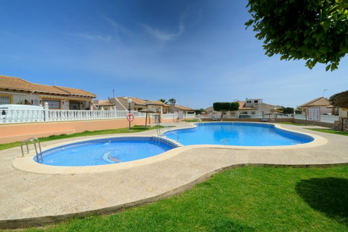 Image No.15-2 Bed Property for sale