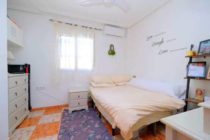 Image No.8-2 Bed Property for sale