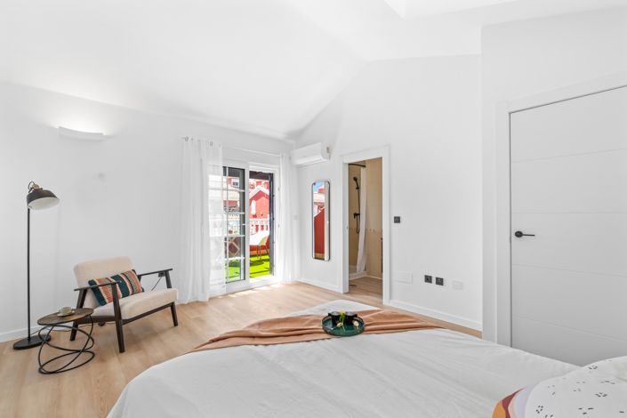 Image No.19-3 Bed Villa for sale