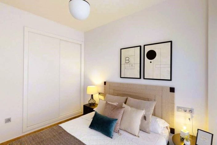 Image No.12-3 Bed Property for sale