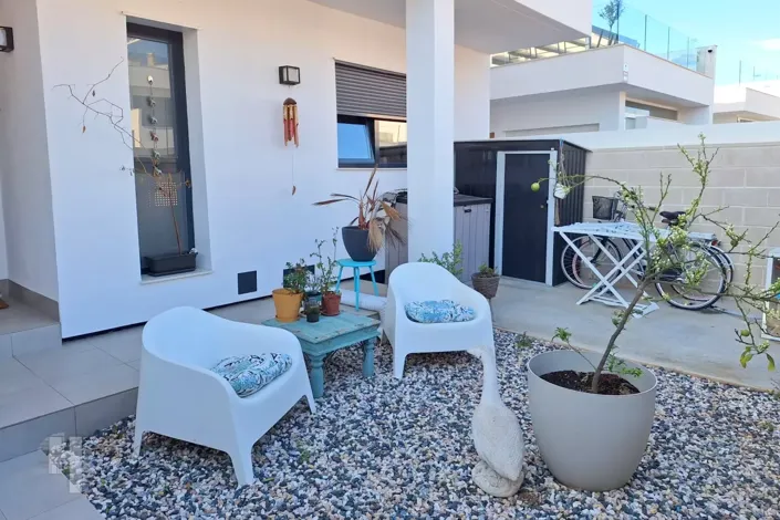 Image No.19-3 Bed Property for sale