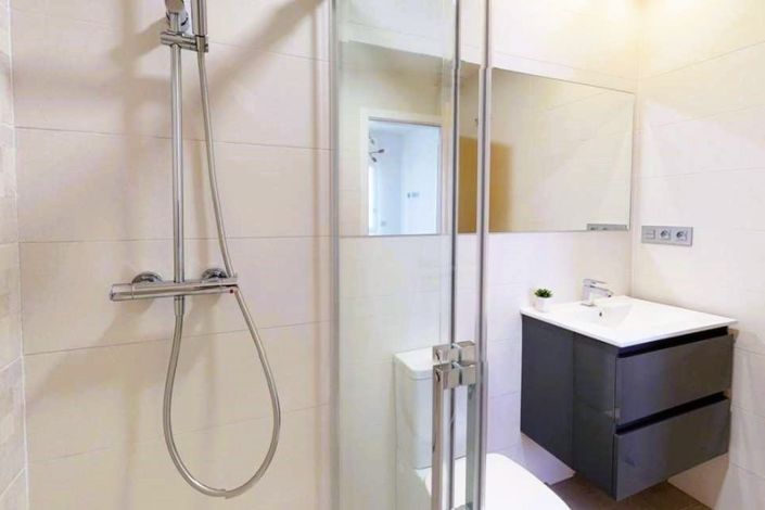 Image No.5-3 Bed Property for sale