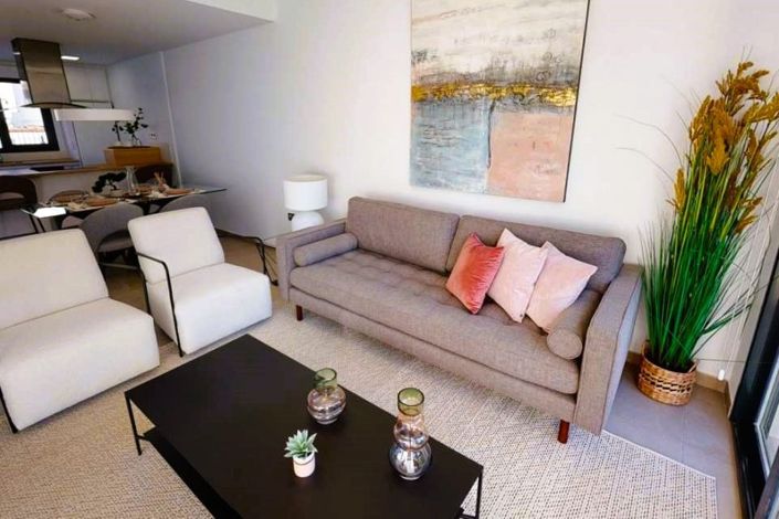 Image No.8-3 Bed Property for sale