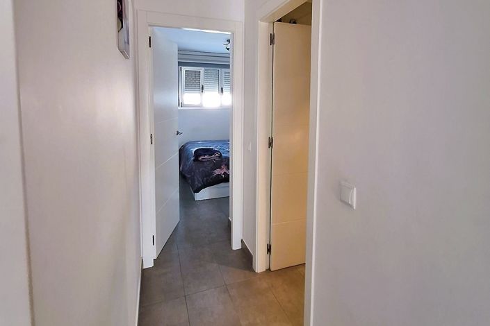 Image No.10-2 Bed Property for sale