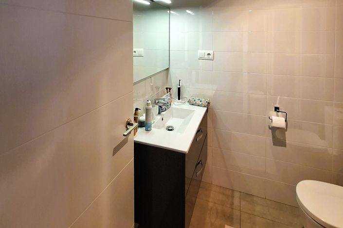 Image No.13-2 Bed Property for sale