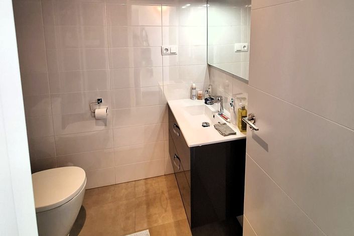 Image No.17-2 Bed Property for sale