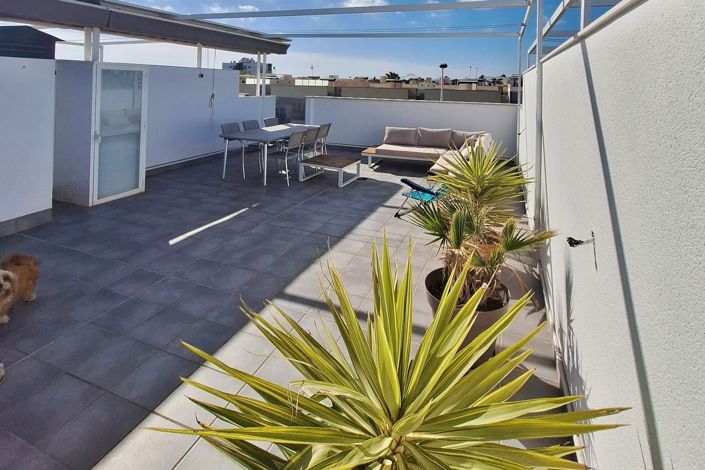 Image No.20-2 Bed Property for sale