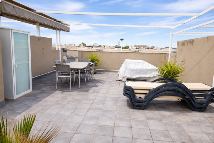 Image No.22-2 Bed Property for sale