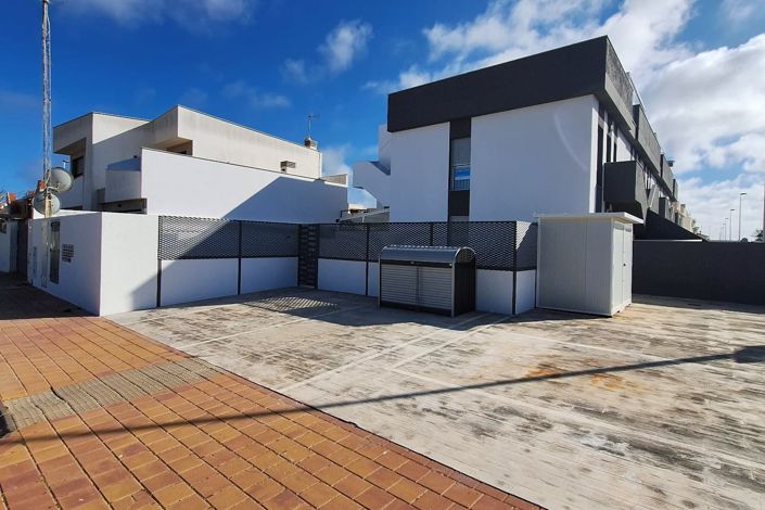 Image No.25-2 Bed Property for sale