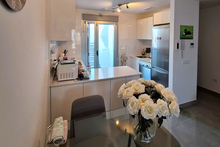 Image No.7-2 Bed Property for sale