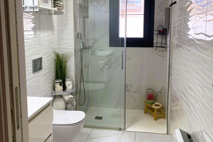 Image No.13-3 Bed Property for sale